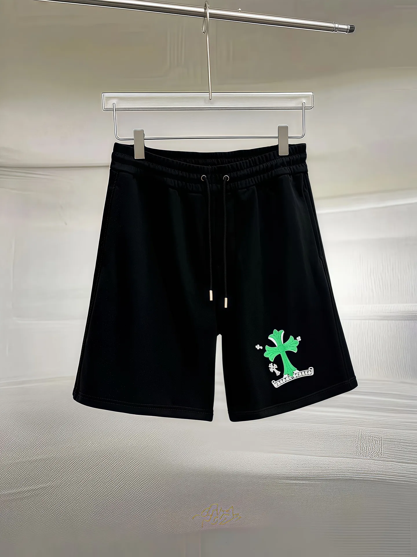 P180 Style: Chrome Hearts/Chrome Hearts Shorts Fabric: 380g pure cotton fabric 100% cotton Color: Black Size: S M L XL No gender distinction, same style for men and women